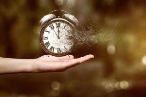 Thời gian thấm thoát thoi đưa: Giải thích ý nghĩa và bài học rút ra
